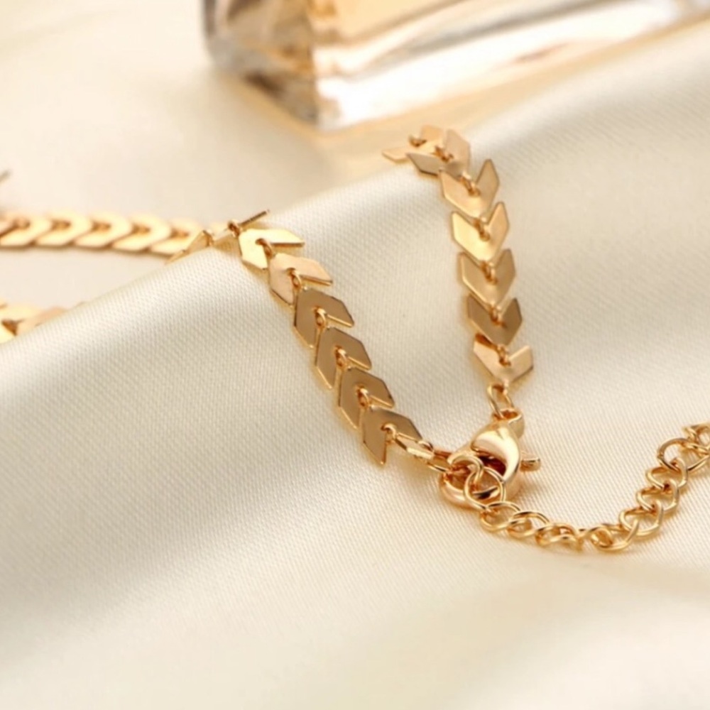 3/$30 Gold Fishbone & Chain Choker - Picture 2 of 8